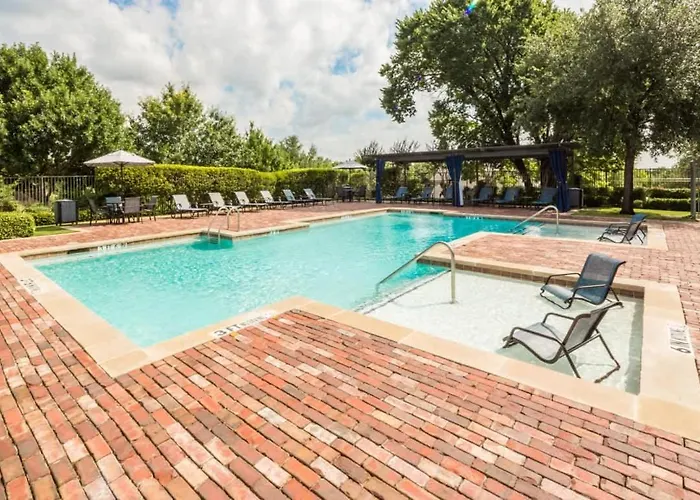 Urban Cowboy Loft - 2 Kings - Walk Downtown - Pool * Fort Worth
