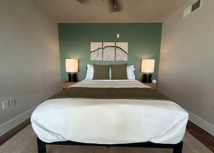 Appartement Urban Cowboy Loft - 2 Kings - Walk Downtown - Pool