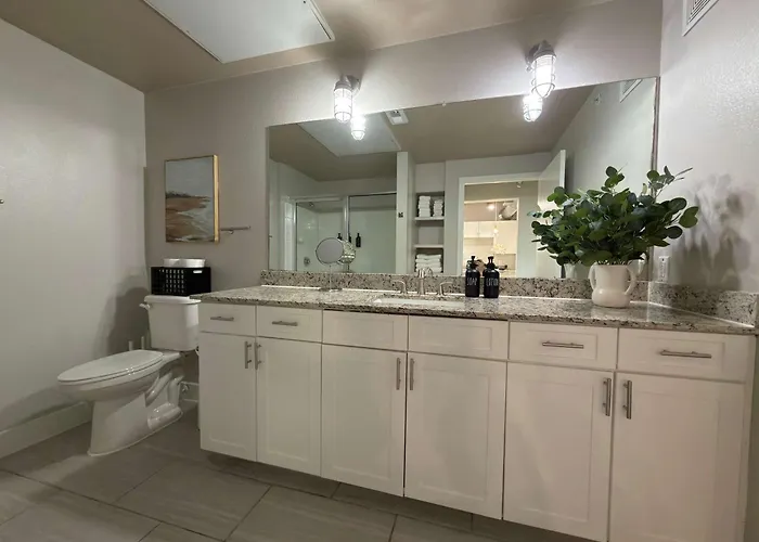 Urban Cowboy Loft - 2 Kings - Walk Downtown - Pool Appartement